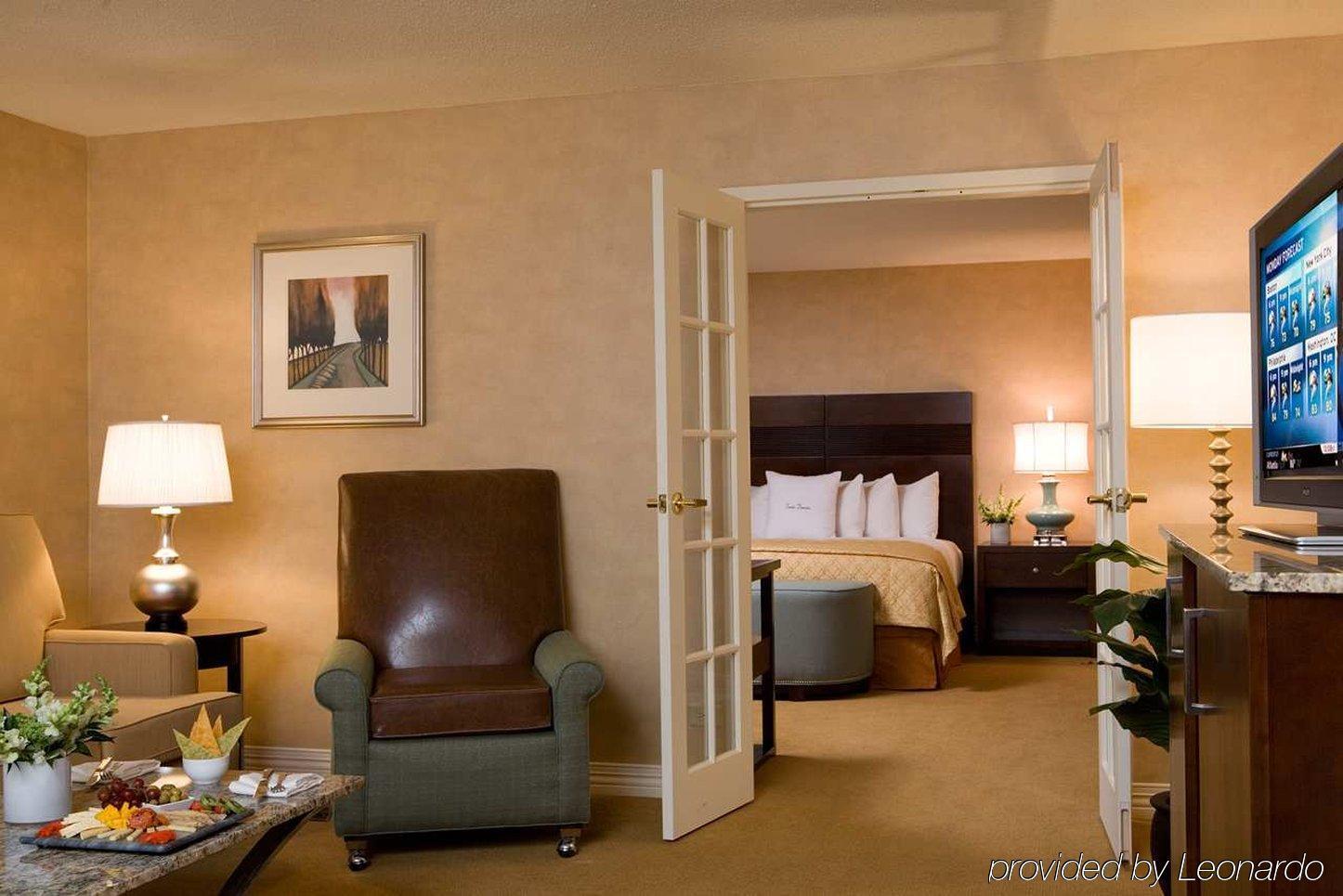 Doubletree By Hilton Hotel Boston - Bedford Glen Ruang foto