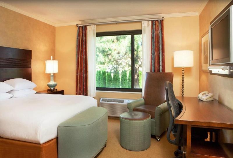 Doubletree By Hilton Hotel Boston - Bedford Glen Bagian luar foto