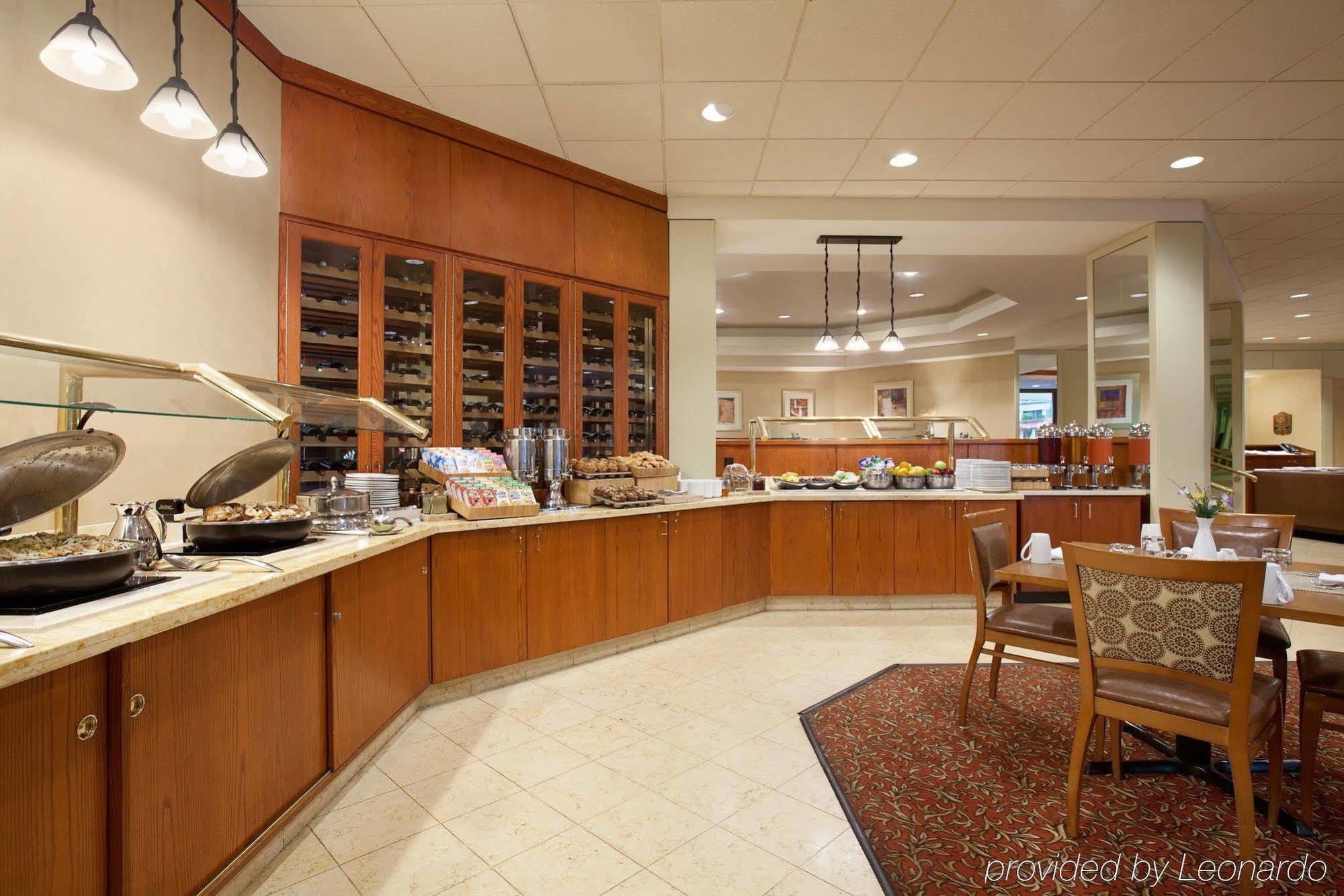 Doubletree By Hilton Hotel Boston - Bedford Glen Bagian luar foto