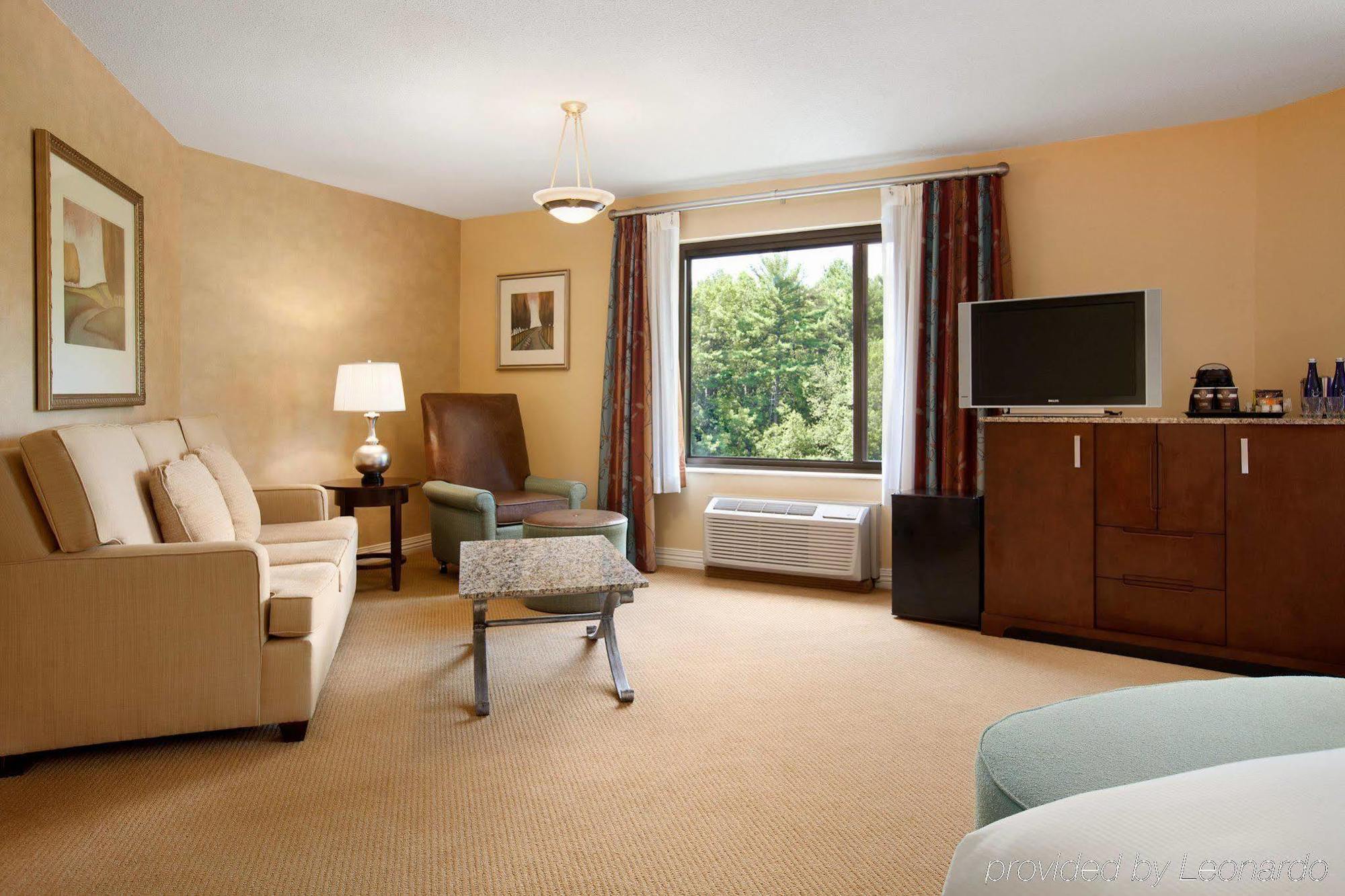 Doubletree By Hilton Hotel Boston - Bedford Glen Bagian luar foto