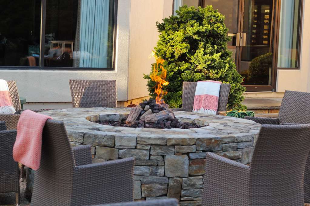 Doubletree By Hilton Hotel Boston - Bedford Glen Bagian luar foto