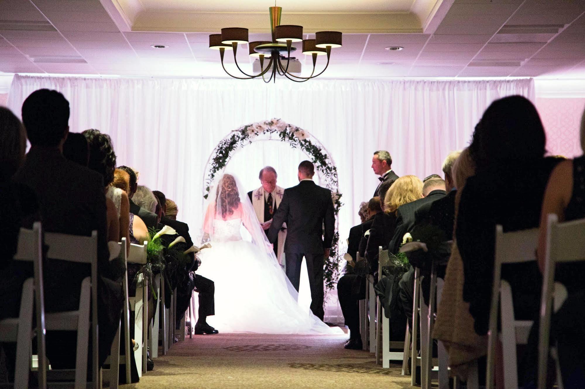 Doubletree By Hilton Hotel Boston - Bedford Glen Bagian luar foto