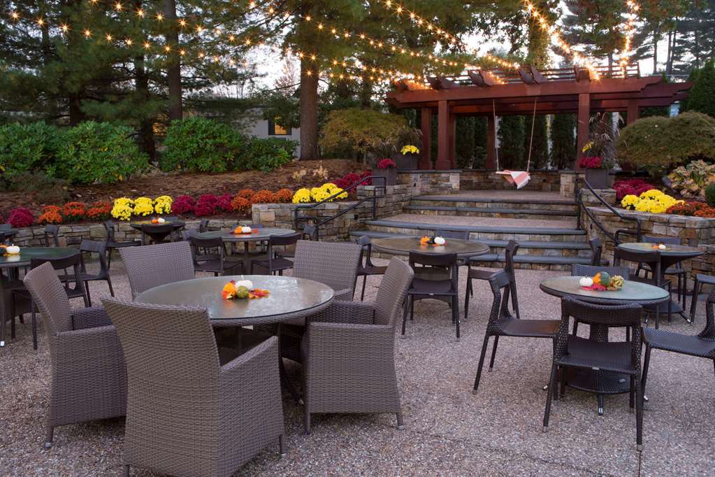Doubletree By Hilton Hotel Boston - Bedford Glen Bagian luar foto