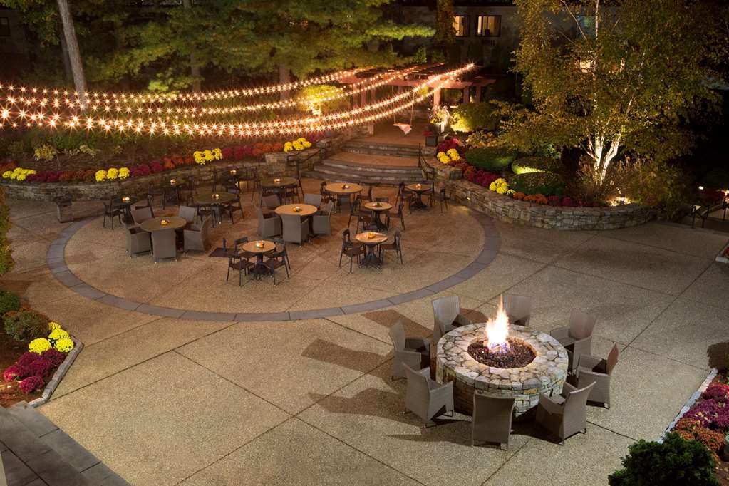 Doubletree By Hilton Hotel Boston - Bedford Glen Bagian luar foto