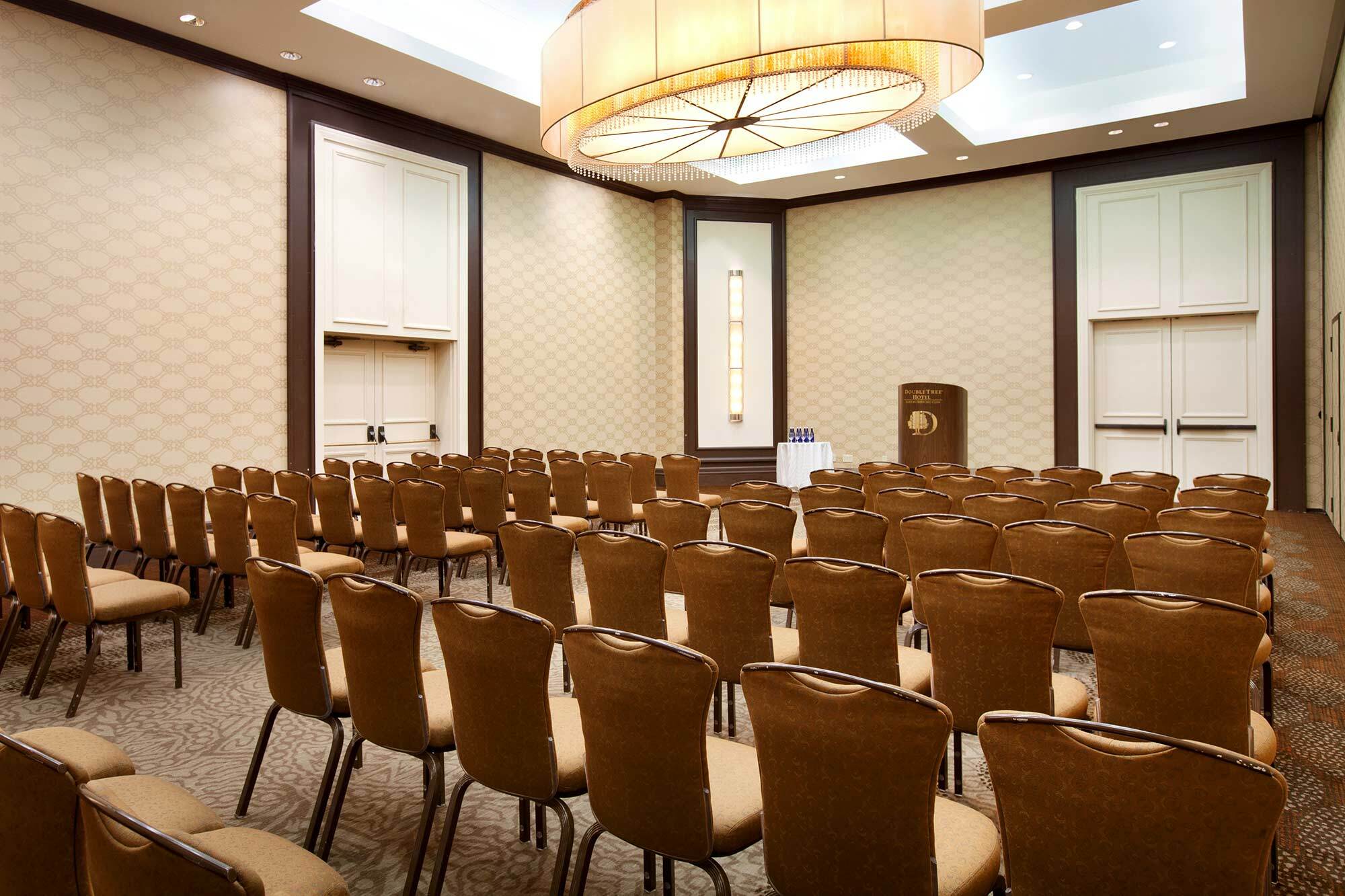 Doubletree By Hilton Hotel Boston - Bedford Glen Bagian luar foto