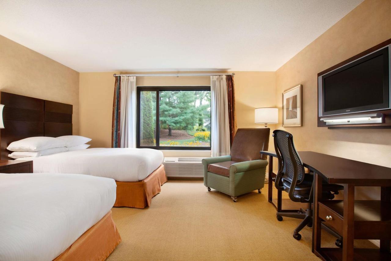 Doubletree By Hilton Hotel Boston - Bedford Glen Ruang foto